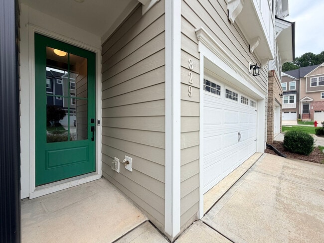 Building Photo - 829 Amley Pl
