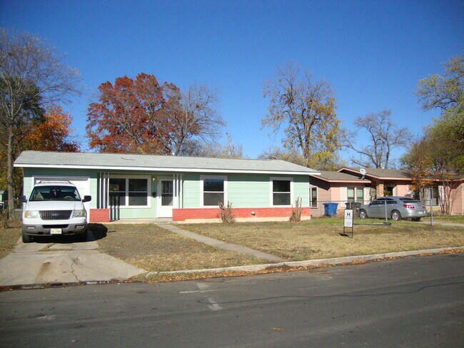 Foto del edificio - Greenhill Village