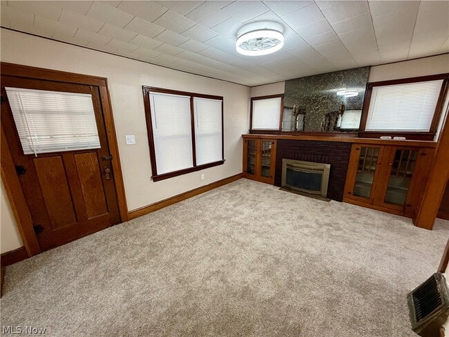 Building Photo - 835 Inman St