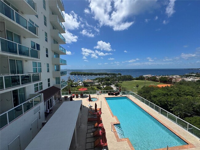 Foto del edificio - 2889 McFarlane Rd