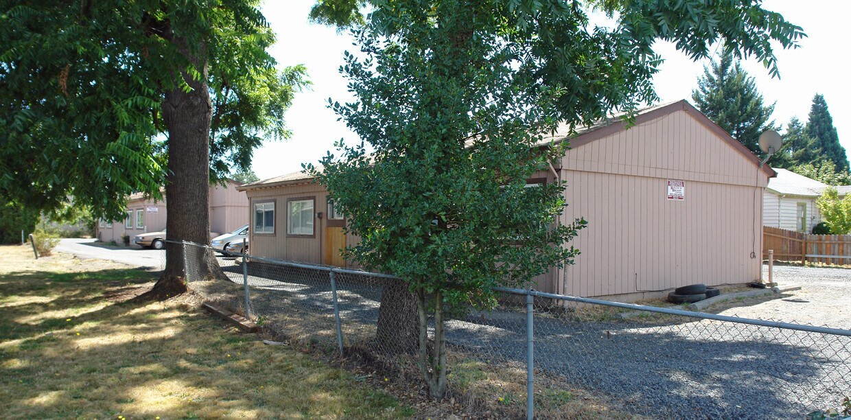 Foto del edificio - 3810-3828 Hawthorne Ave NE