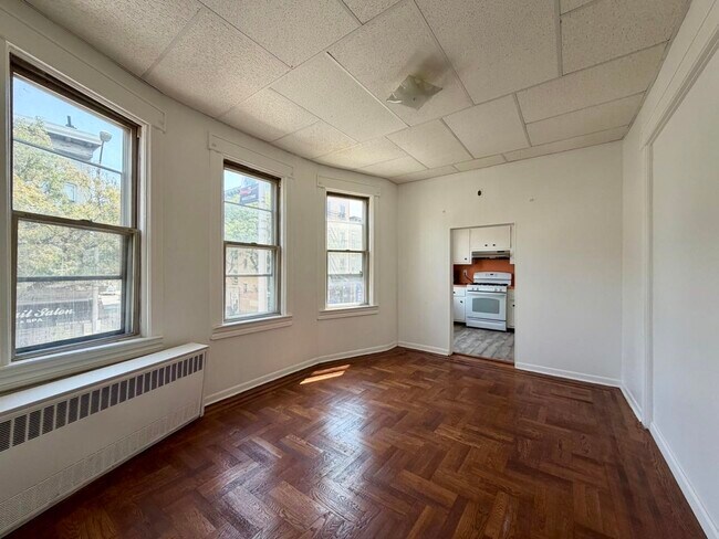 Foto del edificio - 743 West Side Ave