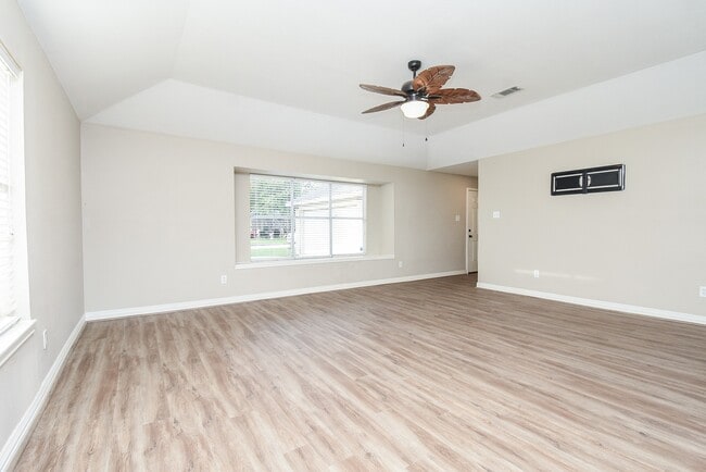 Foto del edificio - 4606 Whispering Rock Ln