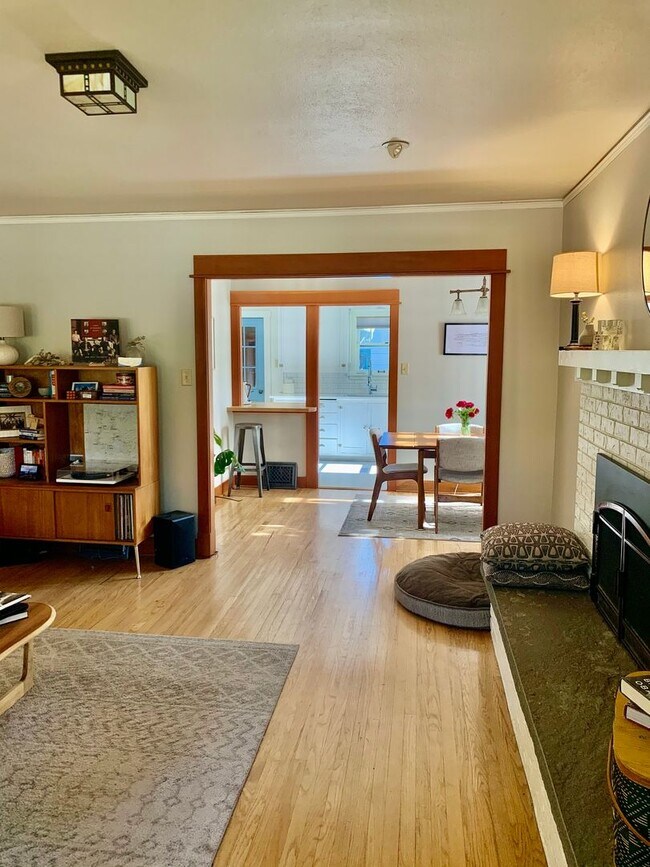 Foto del edificio - Charming 3 Bed, 2 Bath Craftsman in Missoula’s Coveted University Area