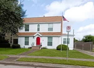 Building Photo - 6906 Van Etten St