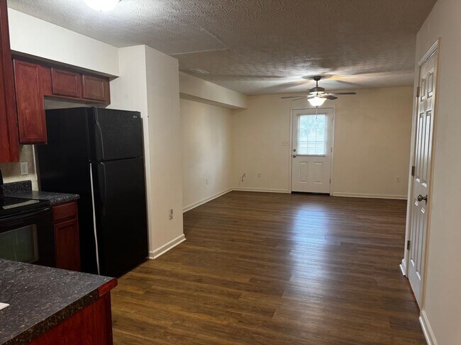 Foto del edificio - 115 Corvette View Ct