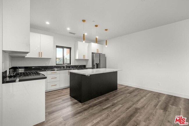 Building Photo - 1920 S Sherbourne Dr