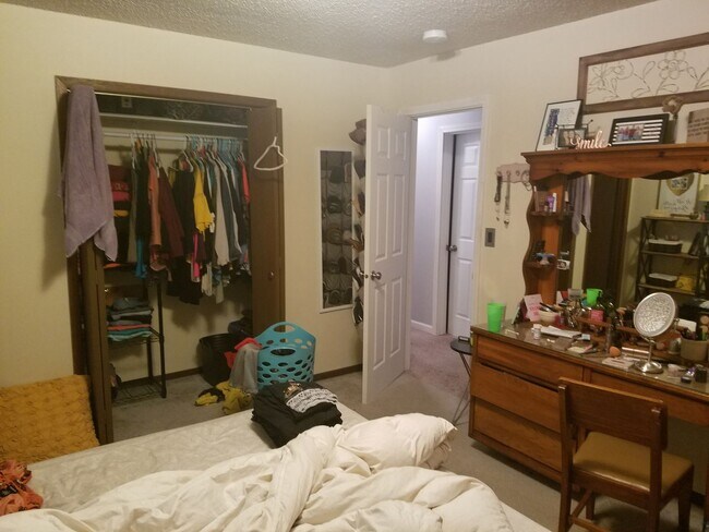 Foto del edificio - Cedar Falls House Available June 1st