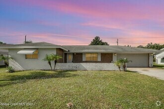 Building Photo - 608 Sacre Coeur Dr