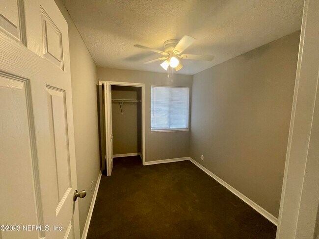 Foto del edificio - 1647 E 16th St