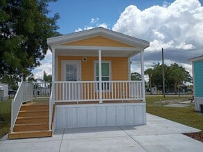 Building Photo - 32 Lily Dr