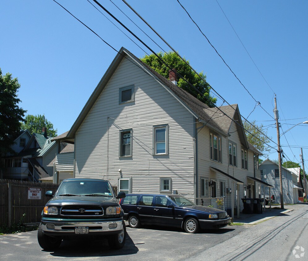 Building Photo - 117 White St