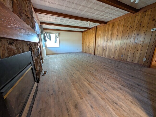 Foto del edificio - 3 Bedroom Normal Hill House - dog-friendly!