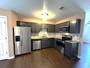 Building Photo - 2503 Rollow Ln