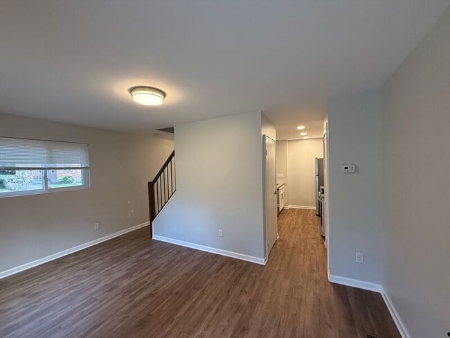 Foto del edificio - 5425 Stewart Ave