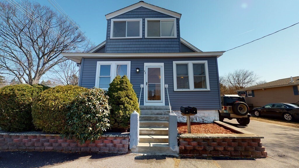 Primary Photo - 43 Edgewater Ave