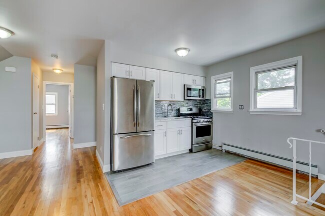 Building Photo - 88 Riverview Rd