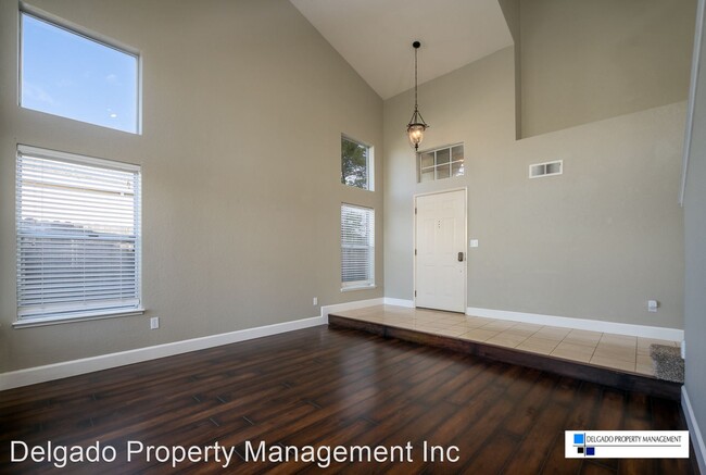 Building Photo - 3 br, 2 bath House - 145 Panorama Drive
