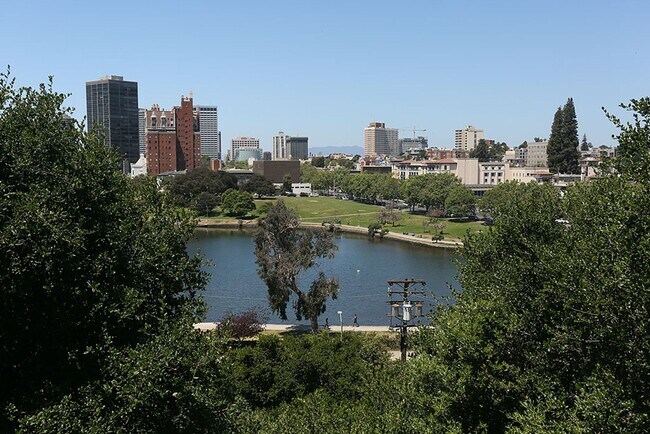 Building Photo - OPEN HOUSE: Sunday (11/9) 2:30pm-3:00pm El...