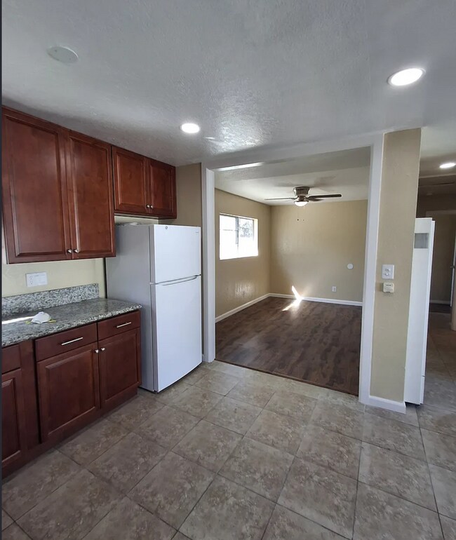 Foto del edificio - 1825-1822 E 64th St