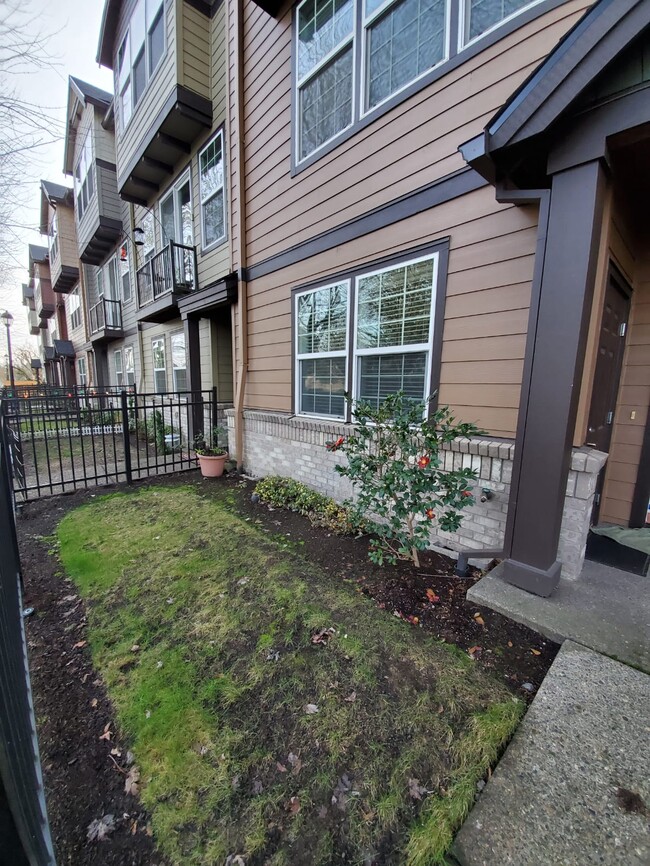 Foto del edificio - 3419 SE Brookwood Ave