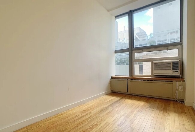 Foto del edificio - 102 Fulton St