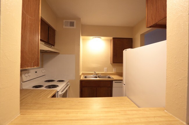 Building Photo - 326 Peach St
