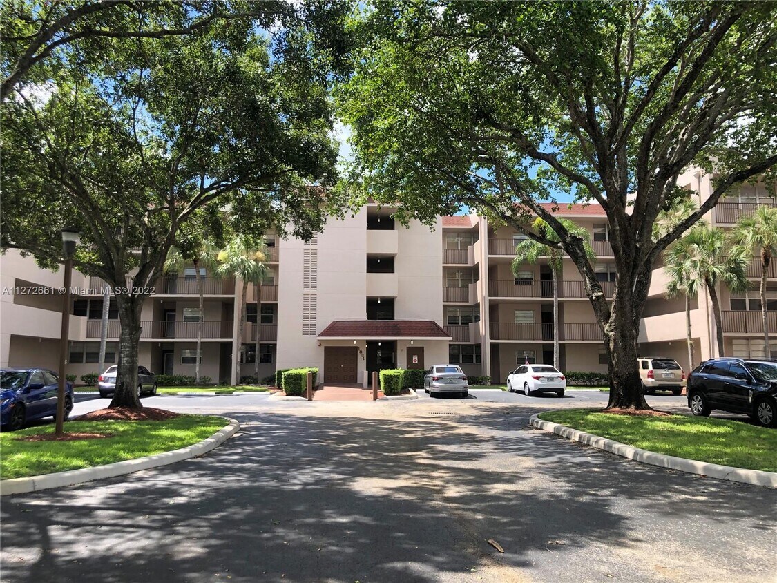 2022 Oct 10 SO FLO Real Estate Group 1831 Sabal Palm Dr # 202 DAVIE - 1831 Sabal Palm Dr
