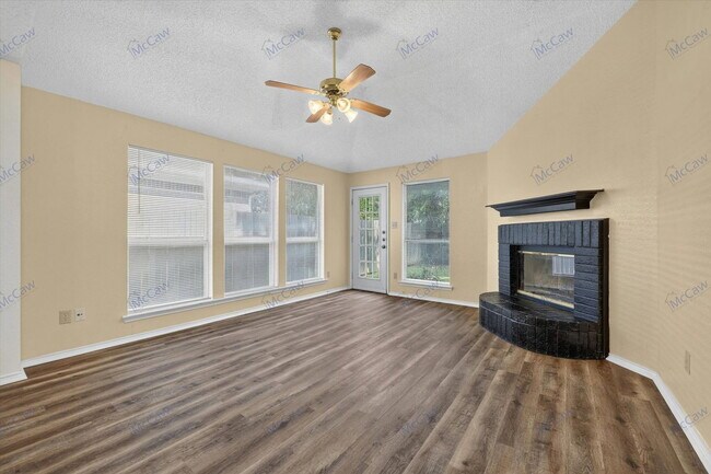 Foto del edificio - 3728 Chaddybrook Ln
