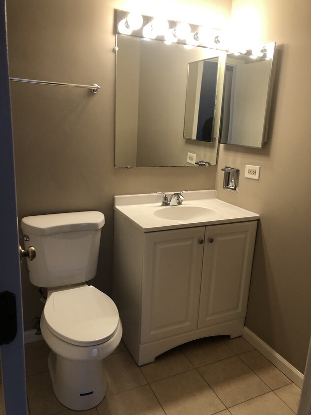 6142 Knoll Wick Rd Unit 203, Willowbrook, IL 60527 Condo for Rent in