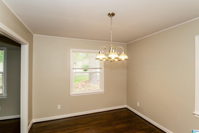 Building Photo - 557 Zinnia Ln