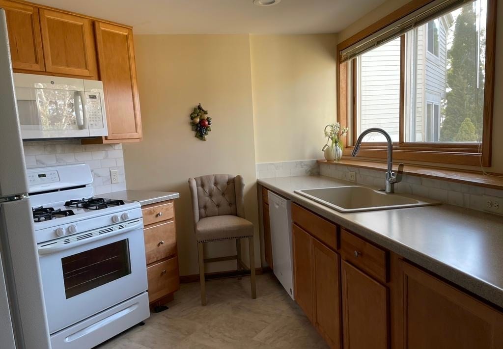 3 Kitchen - 440 N Westfield Rd