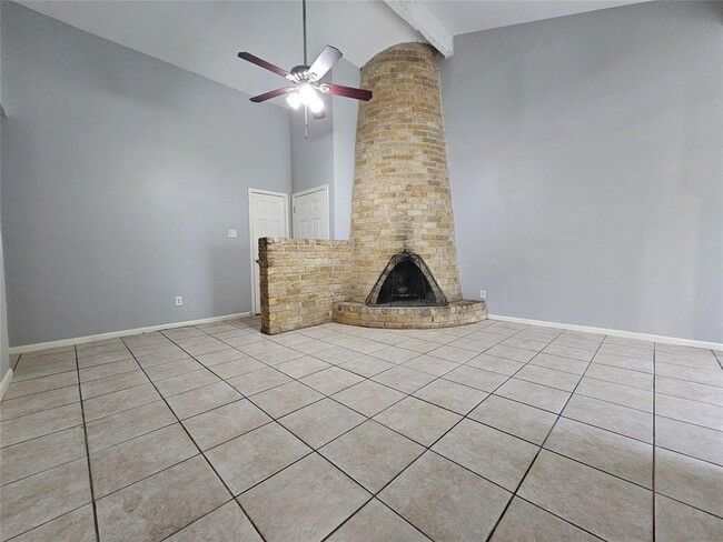 Building Photo - 1304 Glenda Dr