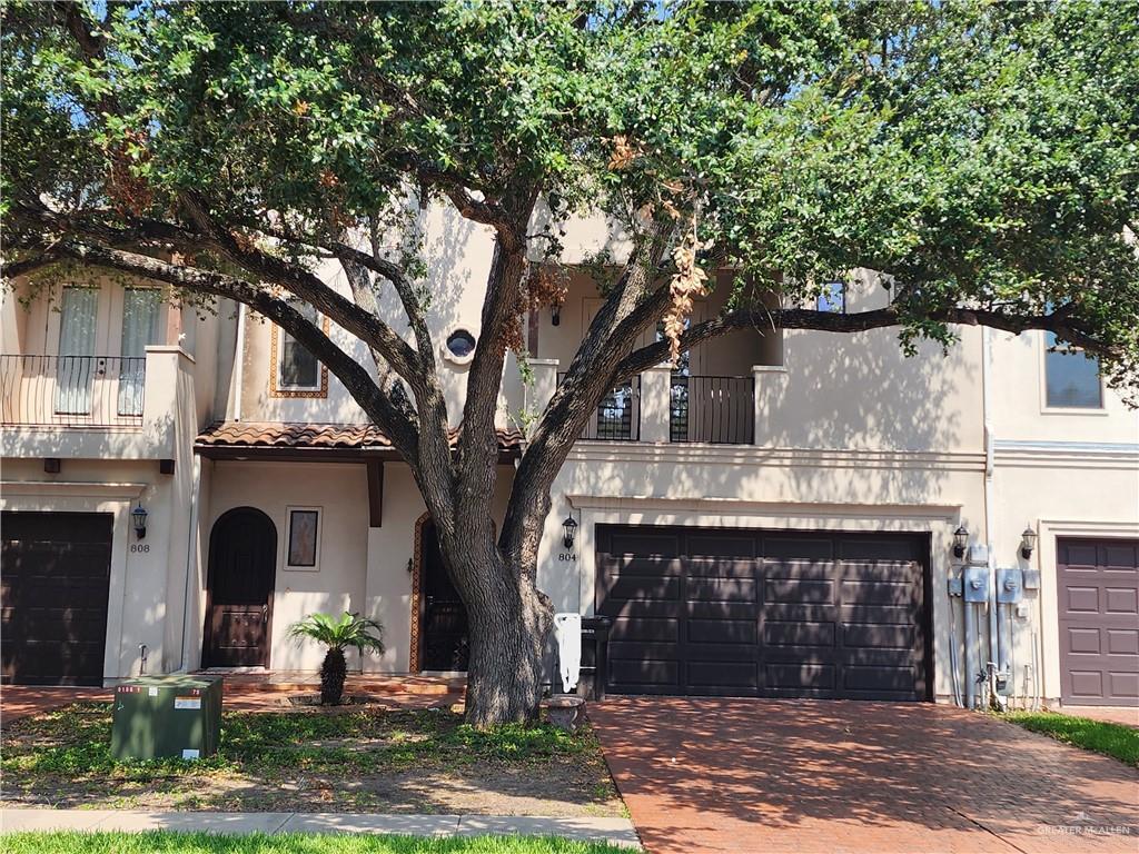 804 S 6th St, McAllen, TX 78501 Townhome Rentals in McAllen TX