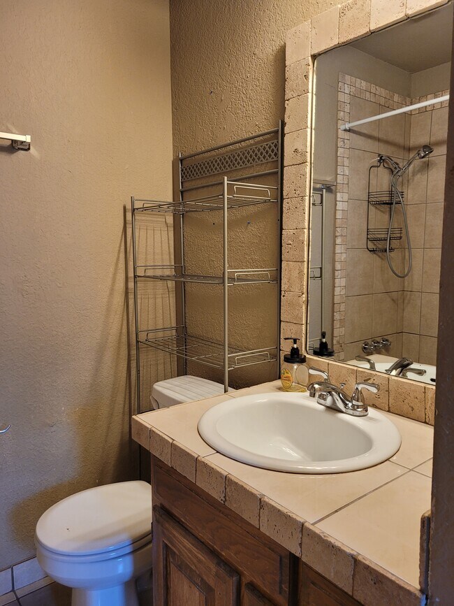 Upstairs full bath - 2720 SW 74th St