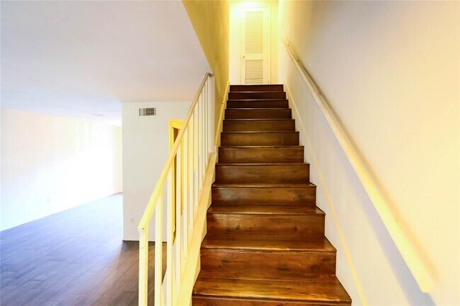 Foto del edificio - 9901 Sharpcrest St