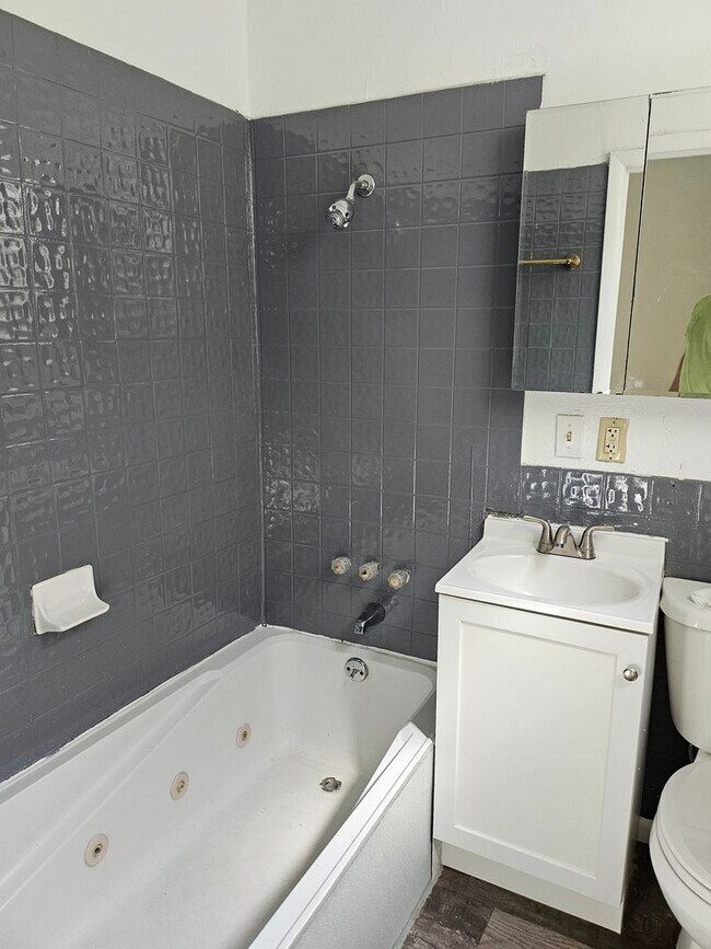 Foto del edificio - 3 Bed/1bath