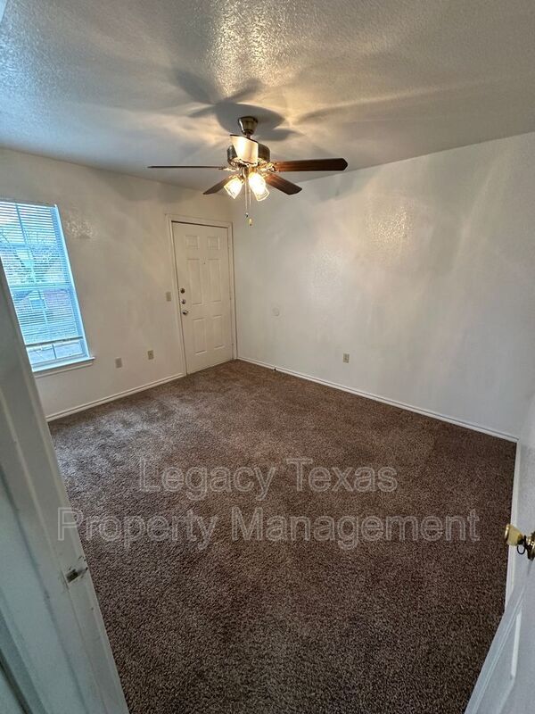 Building Photo - 1110 Williams Ave