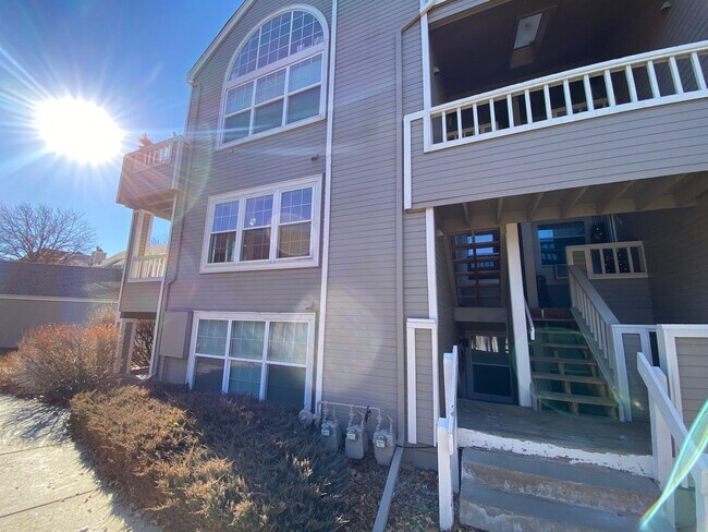 Foto del edificio - Lakewood Condo