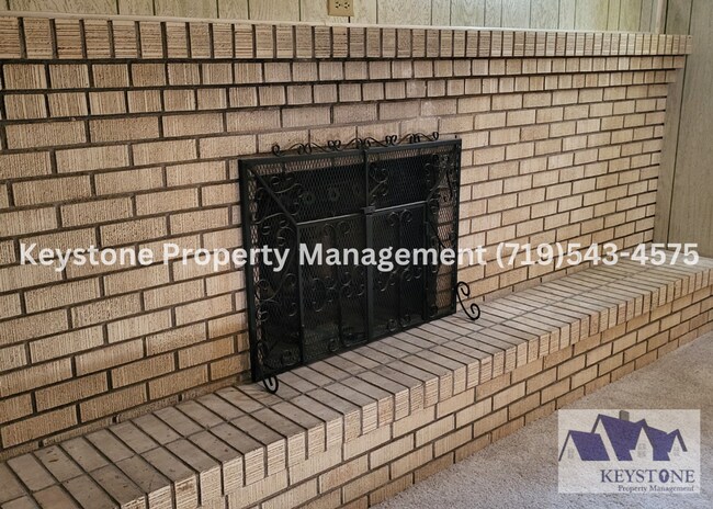 Building Photo - Sunset Park Rancher 3 Bedrooms/3 Bathrooms...