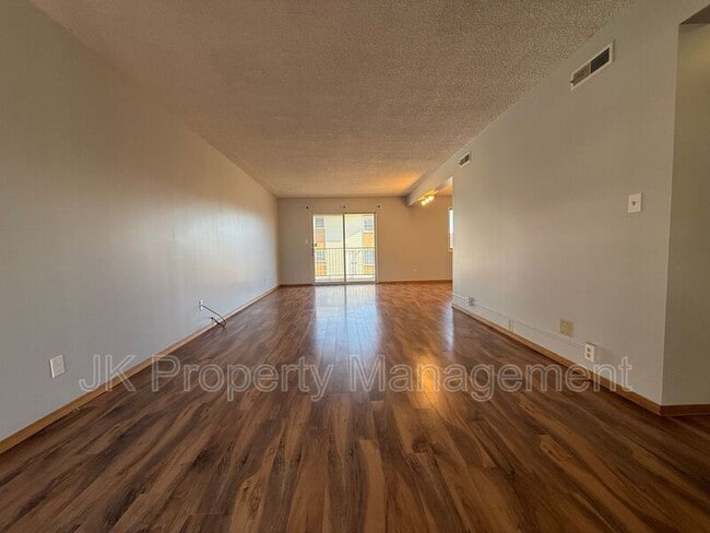 Foto del edificio - 2300 14th Ave S