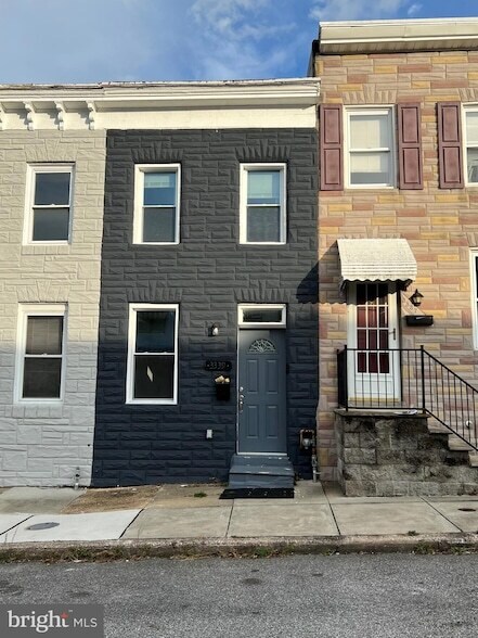Building Photo - 3339 Paine St