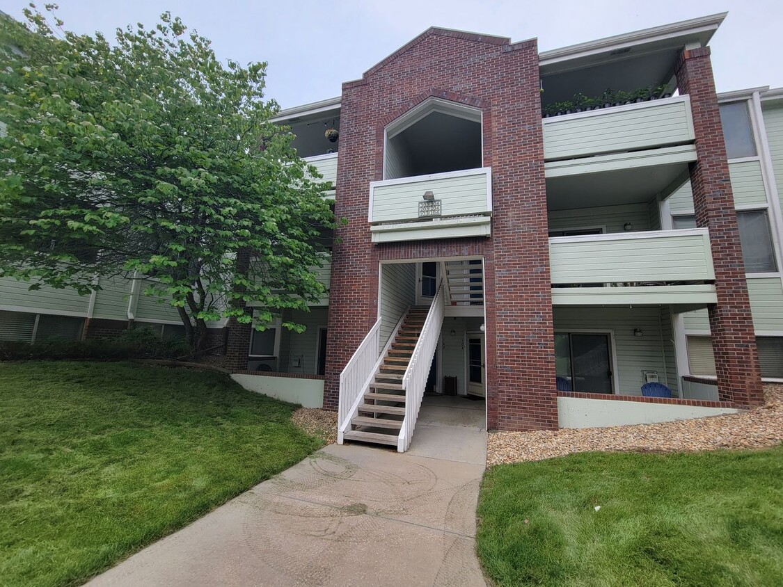 Primary Photo - Top-Floor 1 Bedroom Condo in South Boulder...