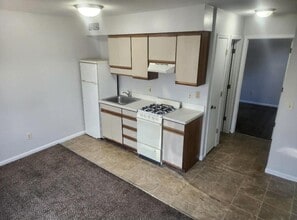 Building Photo - 1614 Tippecanoe Dr