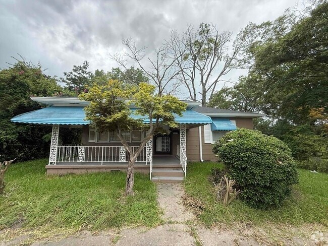 Building Photo - 3402 33rd Ct N