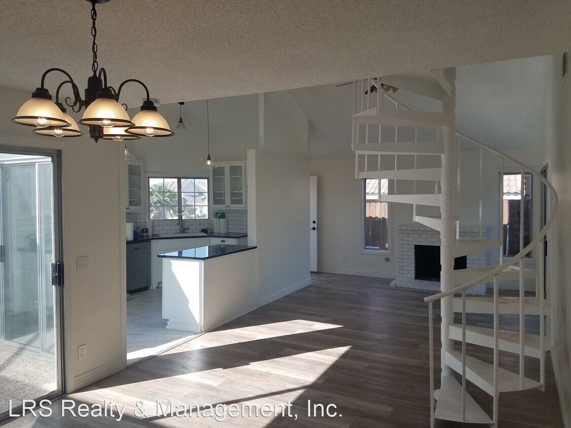 Foto principal - 2 br, 2 bath House - 160 S. Birchwood St.