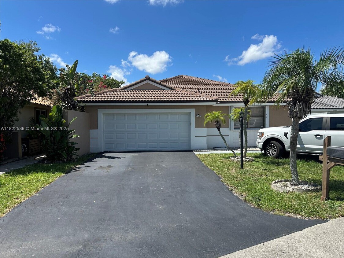 Foto principal - 15043 Brighton Ln