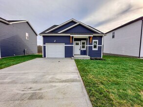 Building Photo - 443 Mattingly Dr