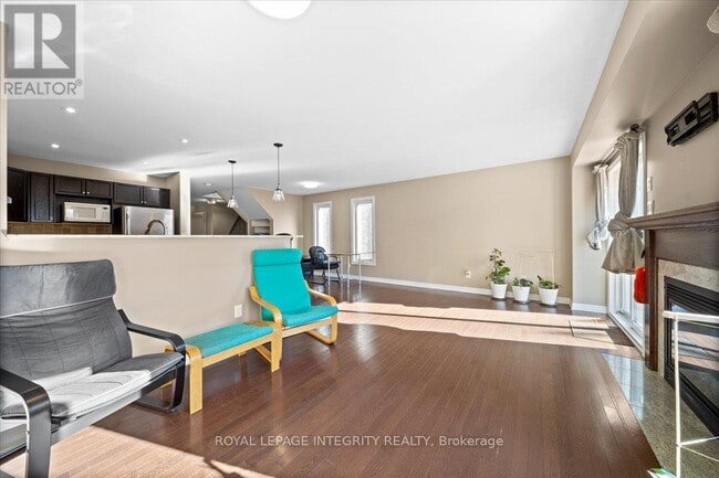 Building Photo - 429 Haresfield Ct