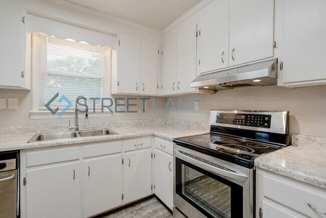 Foto del edificio - NOW OFFERING $250 OFF FIRST FULL MONTH IF ...